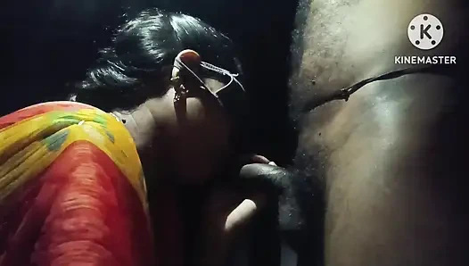 Ateşli köylü evli kadın açık havada erkek arkadaşını sikiyor