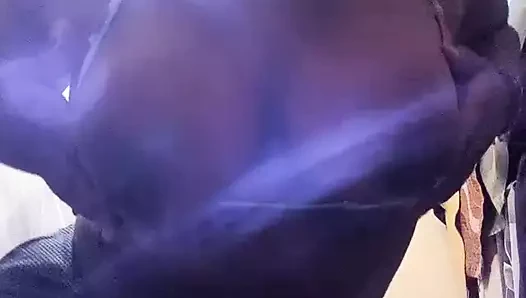 Avory büyük göğüsler meme uçları