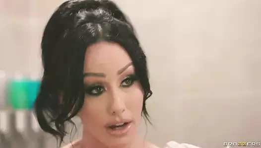 Azgın evli kadın sikişmek istiyor.jennifer white brazzers