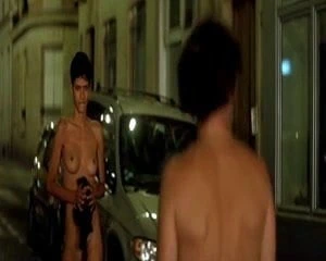 Omahyra mota kadın çıplak ve seks sahne