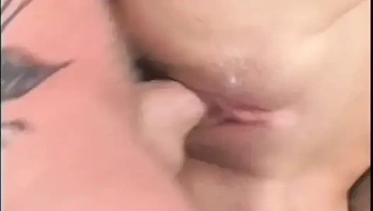 Beyaz turist Asyalı genç kızı sikiyor