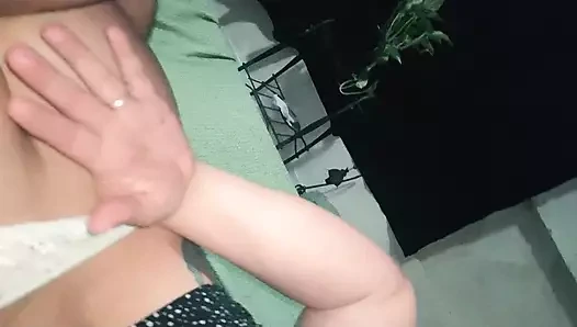 Ve kimse sessizliğin sesini rahatsız etmeye cesaret edemedi (o sikiş seslerine bayılıyorum)