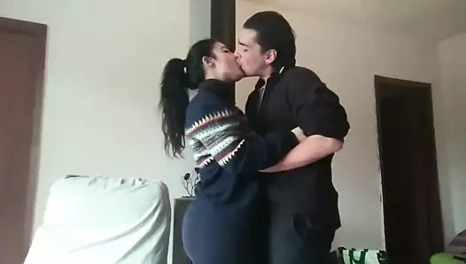 Dağlarda bir yabancıyla seks – önce onu eve götürürüm