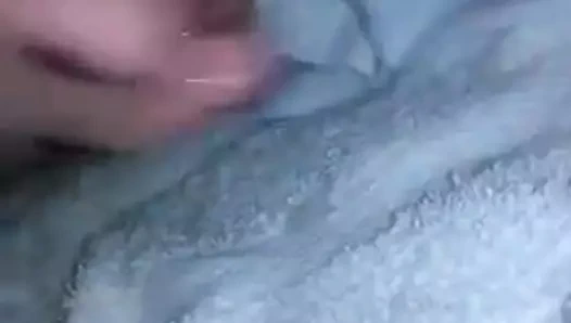 Teyzem beni ayaklarıyla mastürbasyon yapıyor