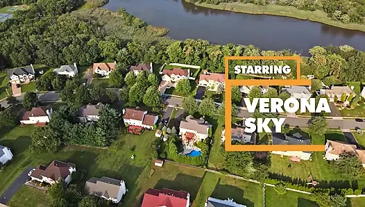 Itspov - Verona Sky üvey kız kardeş sürtük, götüne yarak alıyor