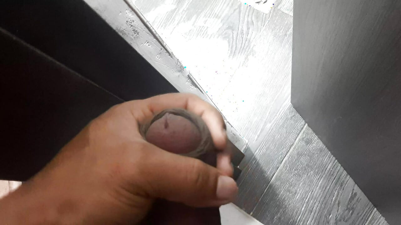 Fahişe üvey kardeşimin banyo yaptığını görünce bana mastürbasyon yaptı, ne lezzetli memeler