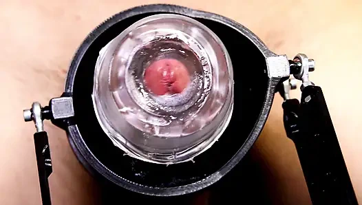 Yeni bir penis kılıfı ve sessiz bir mastürbasyon makinesini test etme