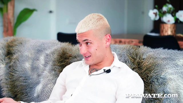 Private com - Do you know how Norah Juliette's face ends up after interviewing the star of the team?