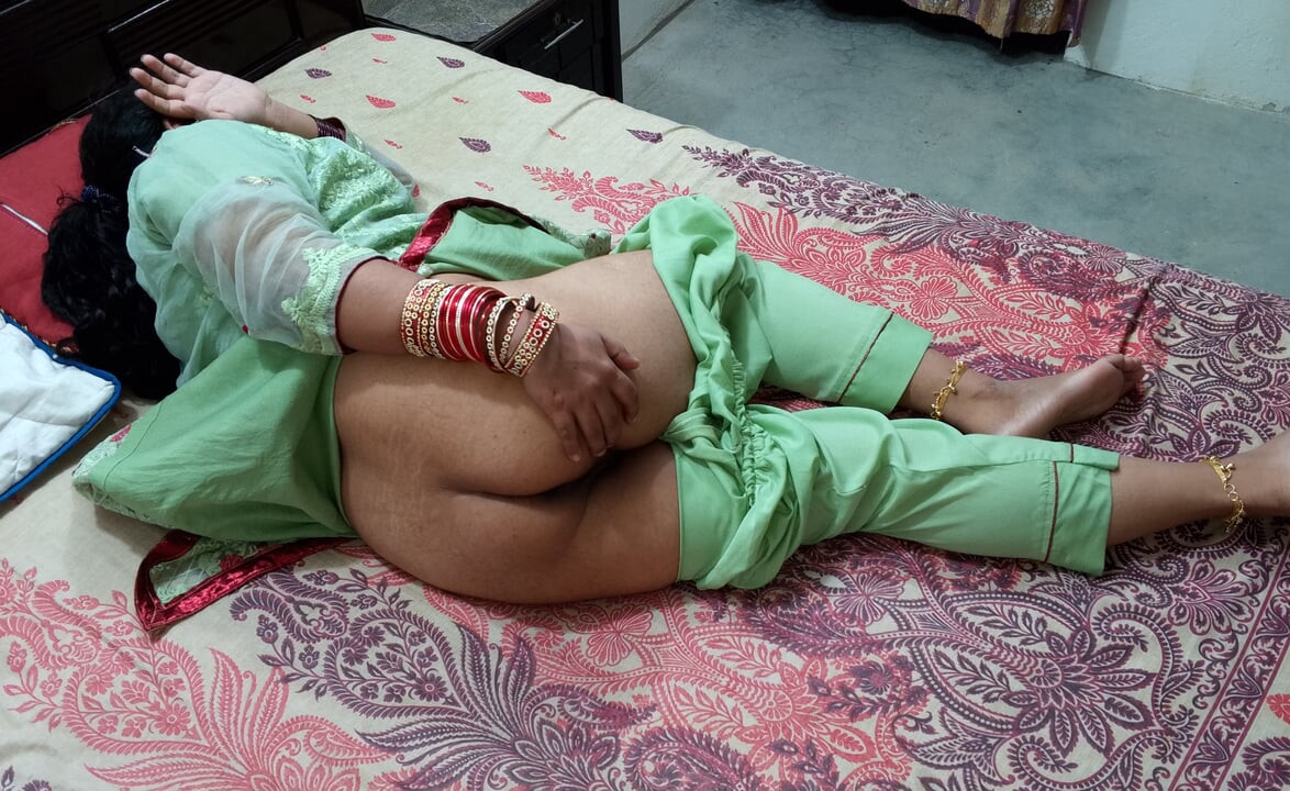 Yeni evli çiftin balayı seksi.
