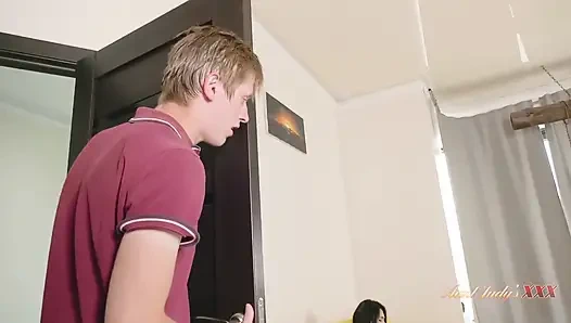 Auntjudysxxx - 46 yaşındaki üvey teyze Eva azgın üvey yeğeni tarafından mastürbasyon yaparken yakalanıyor