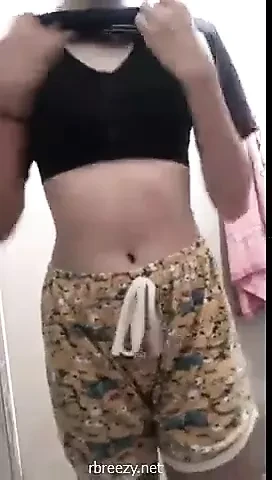 Kız şeritler ve parmaklar kedi içinde video