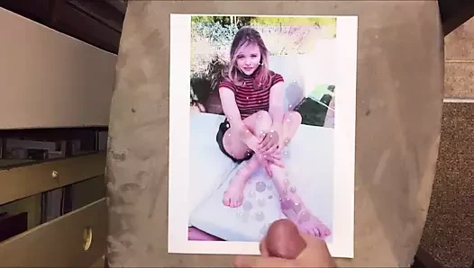 Chloe Moretz boşalma anısına 05