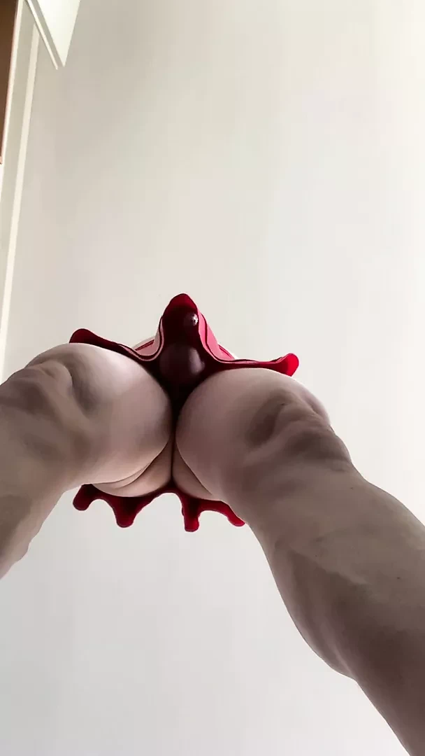 Yüksek topuklu ayakkabılar üzerinde yürümek