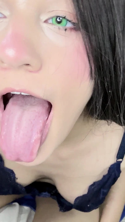 Minyon kız sevimli oluyor