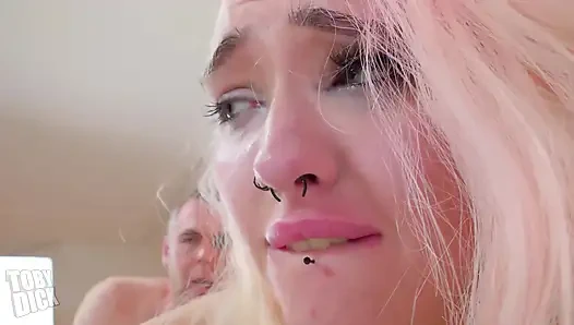 Minyon üniversiteli kitty marie her yerde Toby'nin yarağını istiyor!