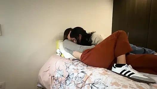 I want you to pierce my pussy with your rich fingers so badly