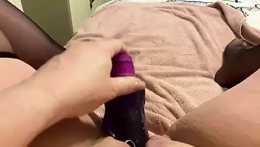 İskoç sürtük sara solo oynamak zorunda