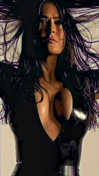 Salma hayek ve ona inanılmaz göğüsleri