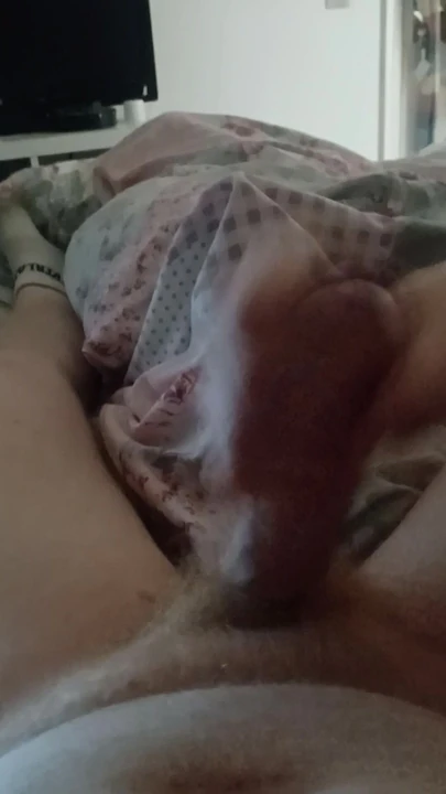 Sert yarağımı mastürbasyon yapıyor