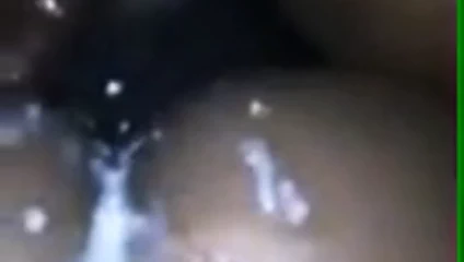 Nut üzerinde onun kıçı