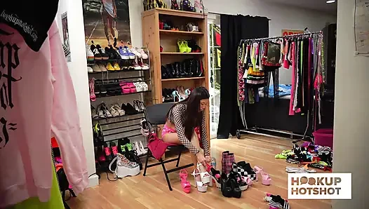 Bts - Vina Sky şehvetli sahne arkası sahnelerinde kıvrımlarını azdırıyor!