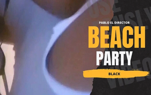 Plaj partisinde zenciyi tavlıyor