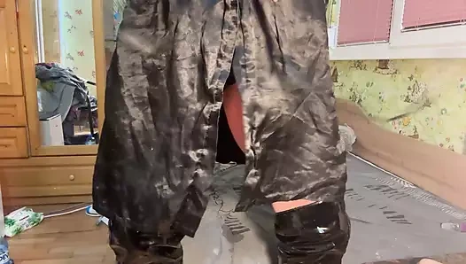 Dildo ile götte tam geri siyah dolgun naylon külot