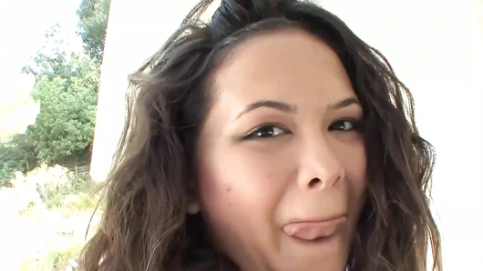 Güzellik ilk kez götünden sikildi ve cehennem gibi çığlık attı