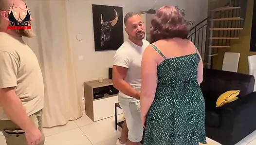 Patronum Karşımda Eşimle Yatıyor, Onlara Bakıyorum Ve Bu Beni Tahrik Ediyor!