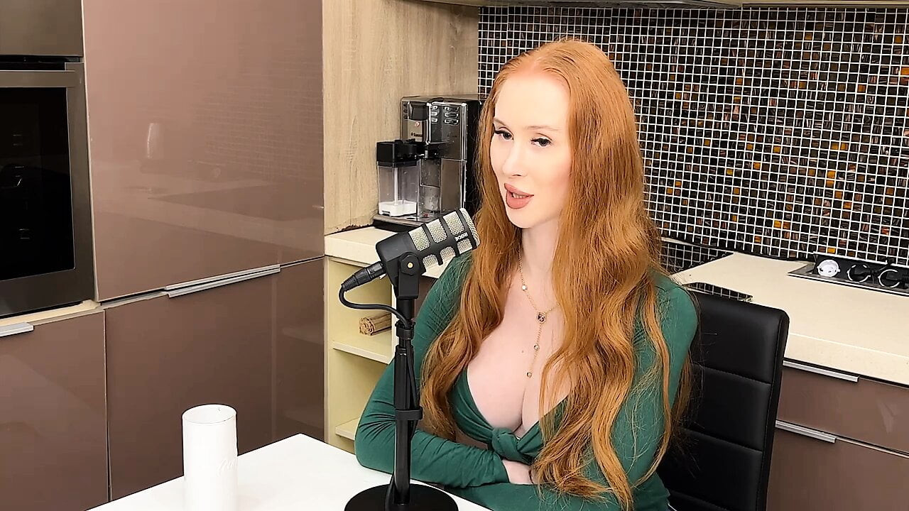 Lenina Crowne çirkinden iliğe geçti!