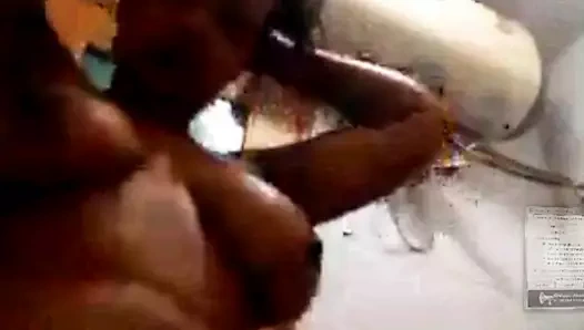 Kenya fahişe juliana içinde china büyük memeler ve göt