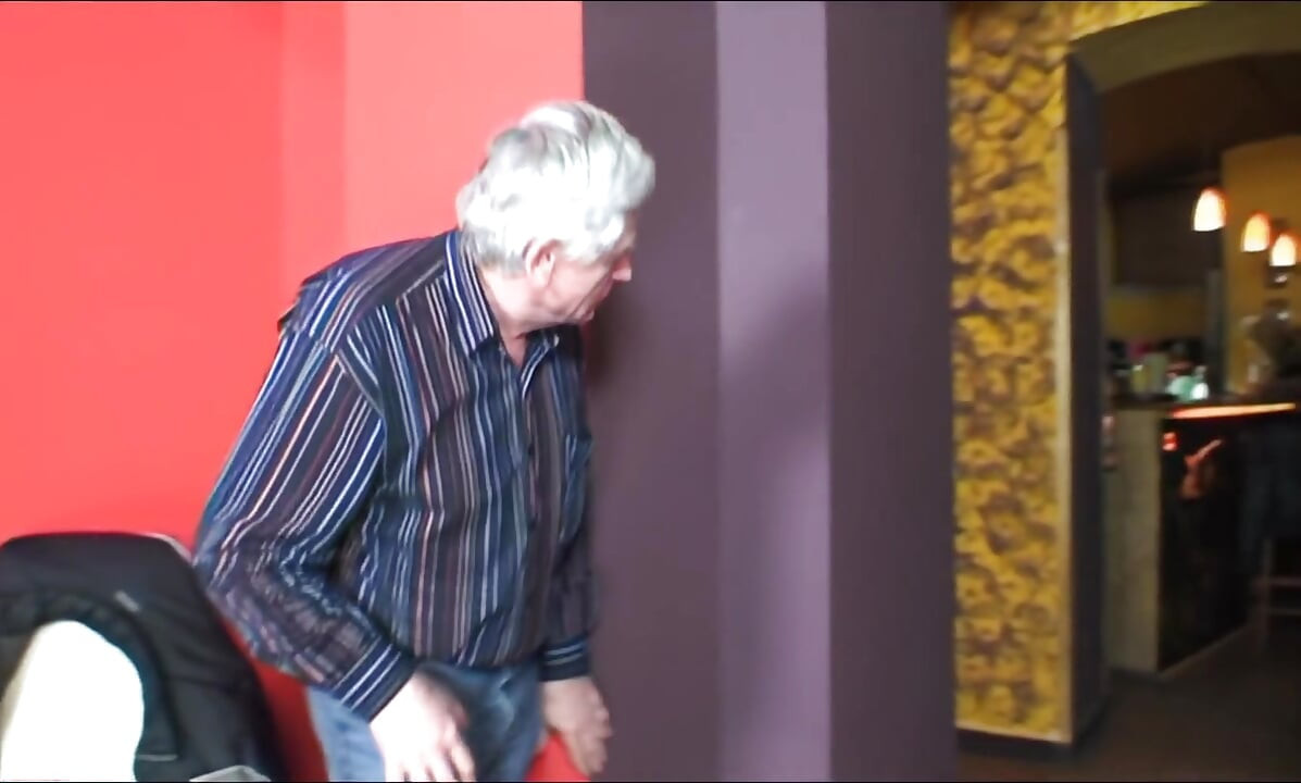 – Yaşlı adam her zaman sikişmek ister