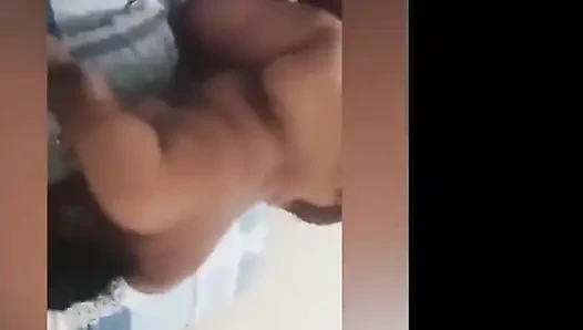 Je lui ai parlé de mon dos... Ce que mon patron a fait ensuite
