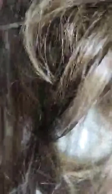 Bebek gibi kız daha iyi sakso çekiyor