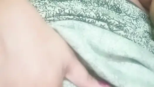 Zarif gece elbiseli Hintli güzellik - yavaş azdırma ve yoğun solo oyun - yüz yok - 4k ultra hd