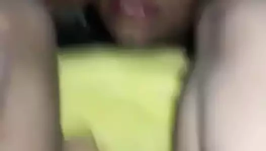 lanet desi hizmetçi içinde bayram için nakit