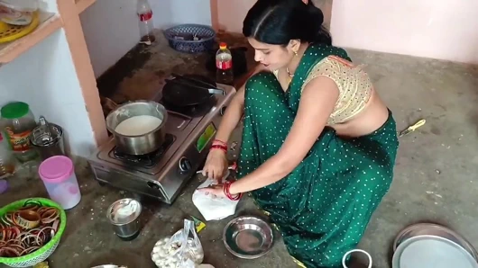 Aman tanrım! Üvey erkek kardeşim dün gece beni üvey babamı sikerken yakaladı