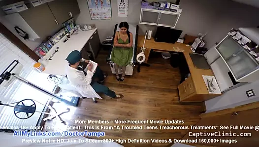 Brat yesenia parıldıyor doktor tampa tarafından ayarlanan tutum alır