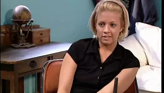 Curious esmer saatler öğretmen kahrolası ona sarışın mate içinde sınıfta