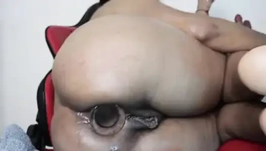 Sapık küçük sürtük götünü genişletiyor