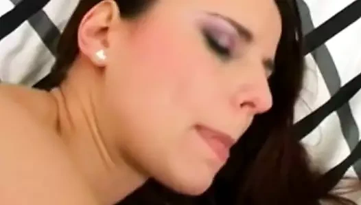 Sert sikişiyor ve 69 pozisyonu