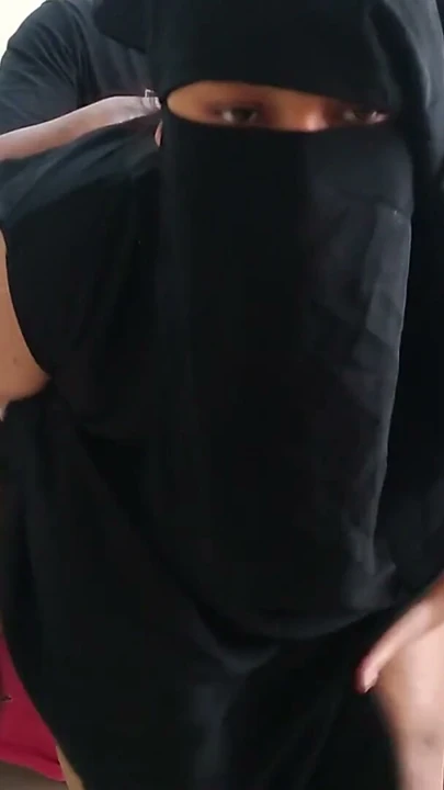 Gujarati desi seksi üvey anne üvey oğluna yatağa kelepçeli sert sikişiyor - tesettürlü hintli orta yaşlı seksi kadın kovboy kız biniyor | Klip 3