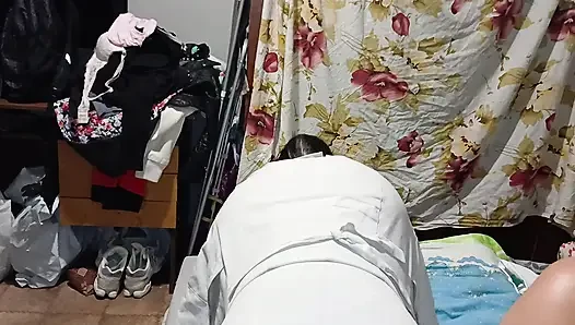 Üç hemşire hastane mola odasında kirli seks yapıyor