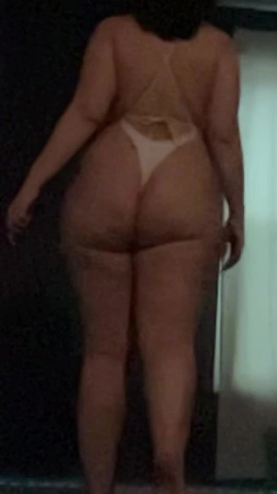 Kalın azgın götümü ağır çekimde yürürken izle