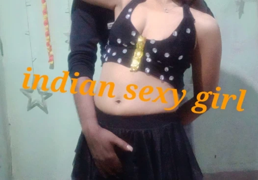 Duvarda asılı dans eden kız