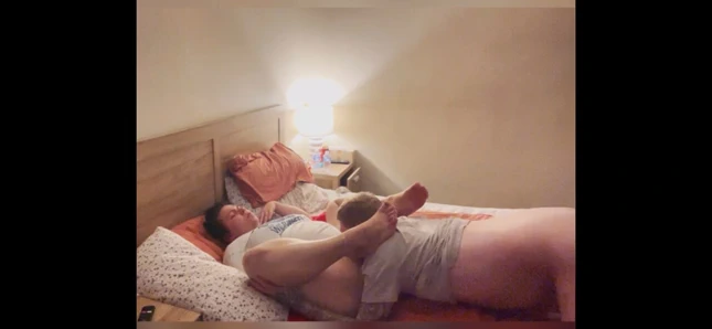 Pawg kız arkadaş biraz yarak için azgın, bu yüzden kaydettik.