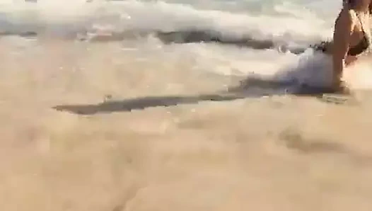 Sıcak bebek üzerinde plaj