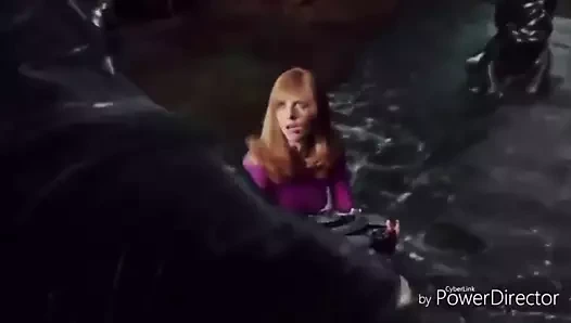 Defne x katran canavarı