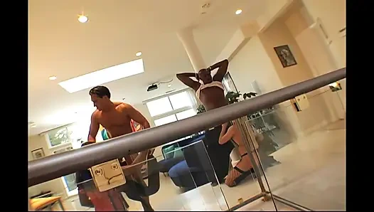 Lexinghton... Kadınları Çıldırtacak Kara Tanrı - (Bölüm #05)