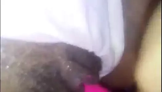 18 yaşındaki vajinamın ateşli mastürbasyonu